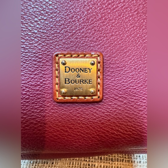 Vibrant Dooney & Bourke raspberry Crossbody purse in excellent condition - Picture 3 of 12